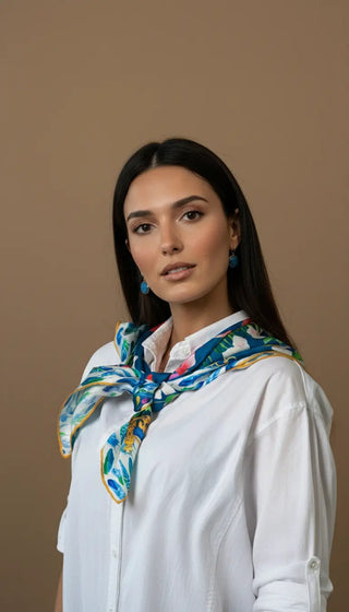 Pañuelo Guacamayos azul 100x100