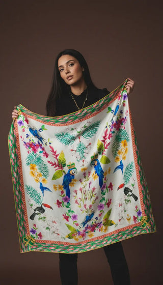 Pañuelo Guacamayos marfil 100x100